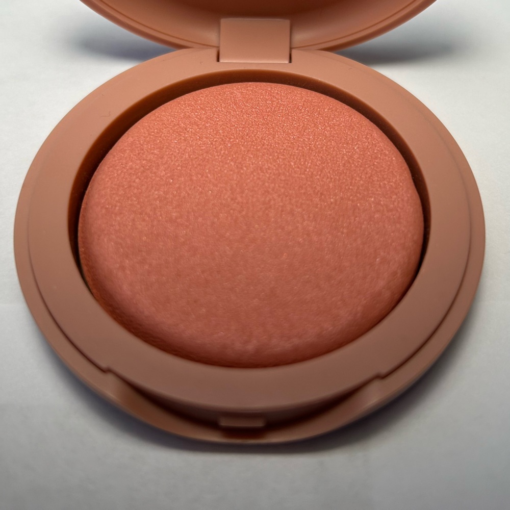 NWT🌷ILIA Soft Focus Blurring Blush (Talc-Free Powder) in “Flutter” (warm peach) - Picture 3 of 5